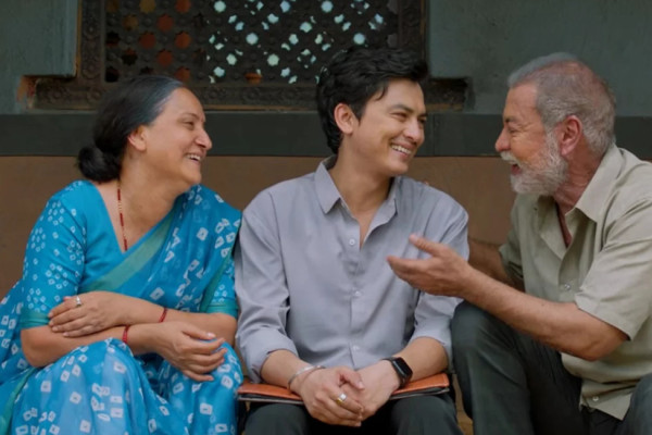 निर्वाचनमा पनि ‘आ बाट आमा’को कमाइ उल्लेख्य, राजेश हमालको ‘प्रवासीको जीवन’ ओझेलमा